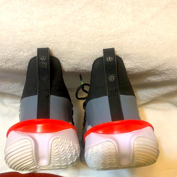 UA CURRY 7, 11.5 MENS, WHITE/BLACK - Picture 5 of 7